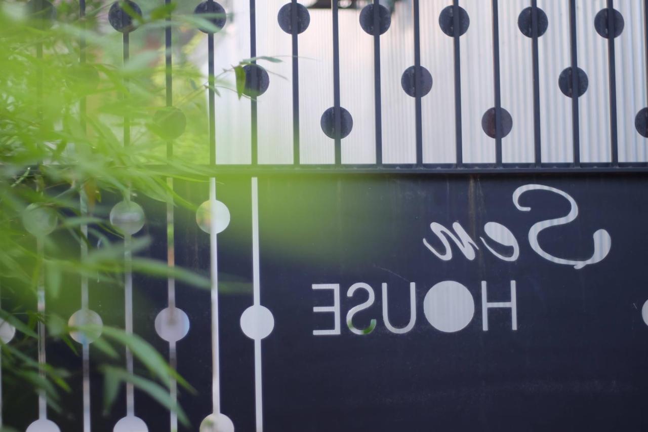 Apartmán La Sen_Thu An_Phong Don Co Cua So Nhin Ra Ban Cong Thon An Hoa Exteriér fotografie